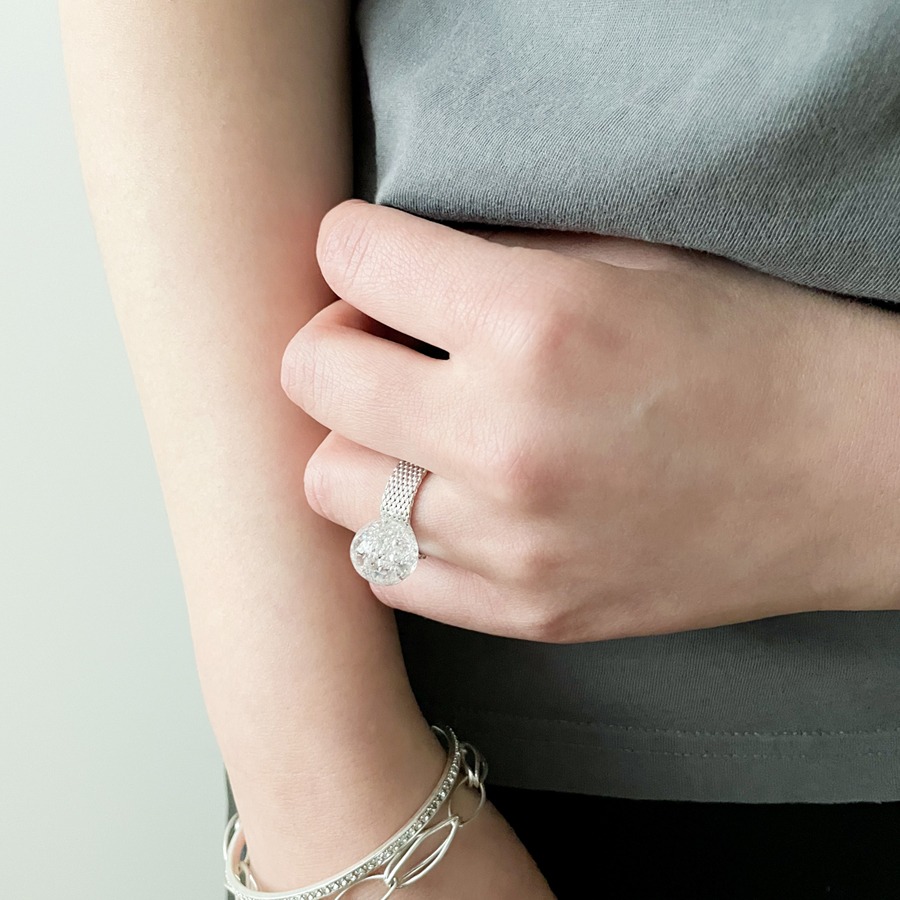 Water trace knit ring